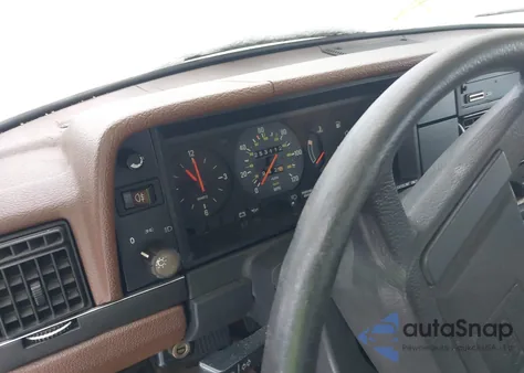 1985 Volvo 244 Dl/Gl z USA, uszkodzony, nr VIN YV1AX8846F3135314